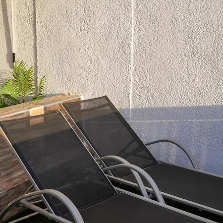 Sunset Views 阿德耶