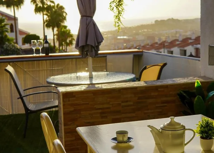 Sunset Views 公寓 阿德耶